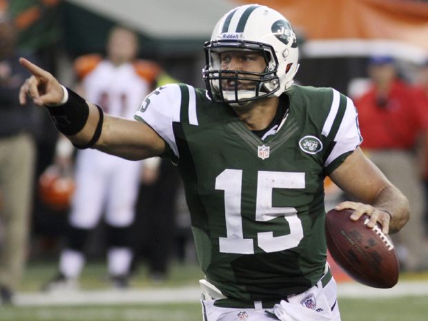 N.Y. Jets get Tim Tebow to shake things up; Mark Sanchez on notice