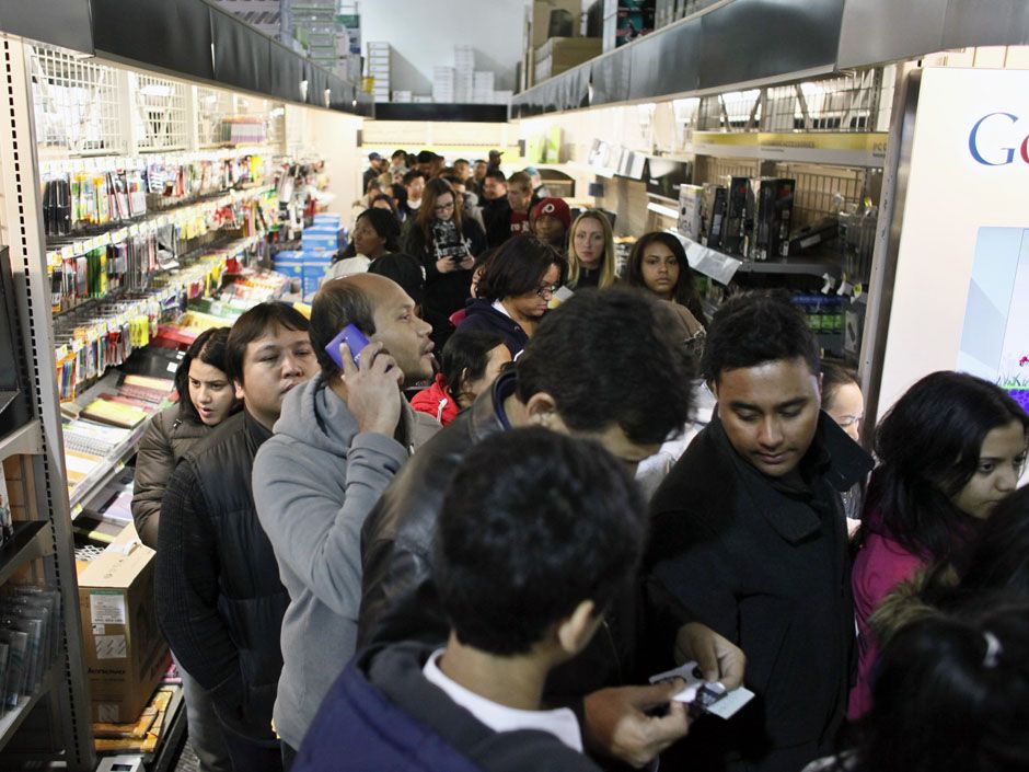Black Friday: Richer shoppers spend freely, others dig for deals - Los  Angeles Times