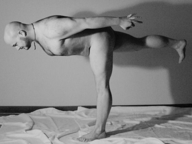 Edmonton naked yoga: 'It's totally freeing,' instructor says