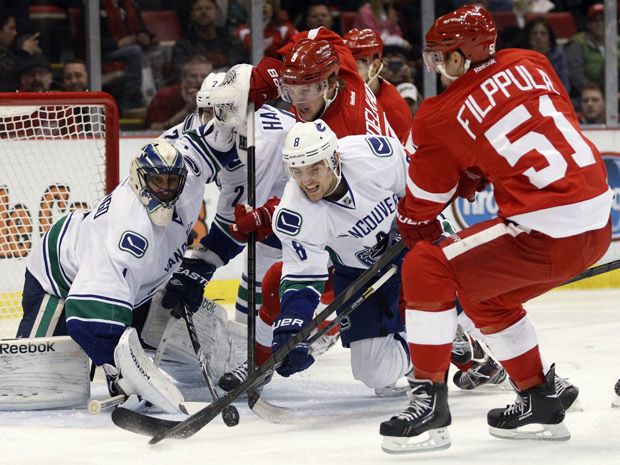 Red-haired sisters meet red-haired Sedin twins - Vancouver Is Awesome