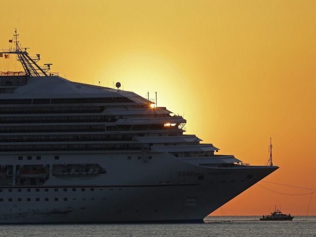Too Big to Sail? Cruise Ships Face Scrutiny - The New York Times