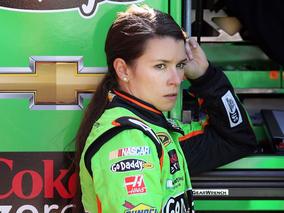 Danica Patrick crashes into hard wall at Subway 500: video | National Post