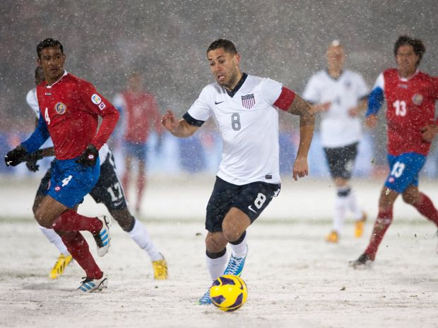 Entering US Soccer Hall, Dempsey finds pressure eased