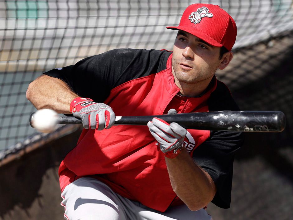 Joey Votto becomes an American citizen