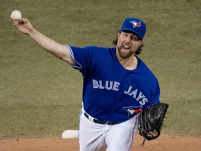 Blue Jays' R.A. Dickey draws boos from home crowd in lopsided loss