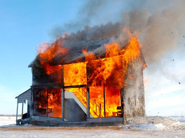 Artist Turns Abandoned Building Into A Life-Size Dollhouse Then Burns It  Down