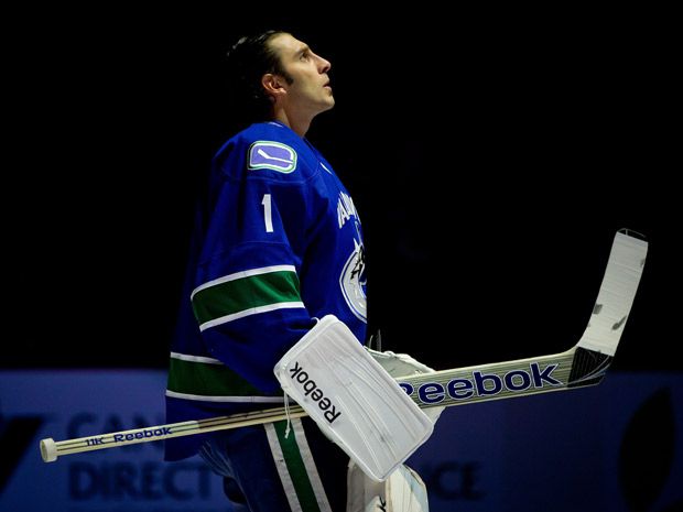 Canucks trade Eddie Lack on second day of NHL Draft to avoid free