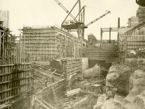 Construction on the Beauharnois in 1930.