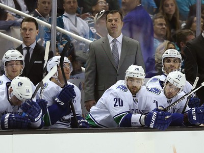 Vancouver Green Men, Canucks fans fight NHL ban on antics