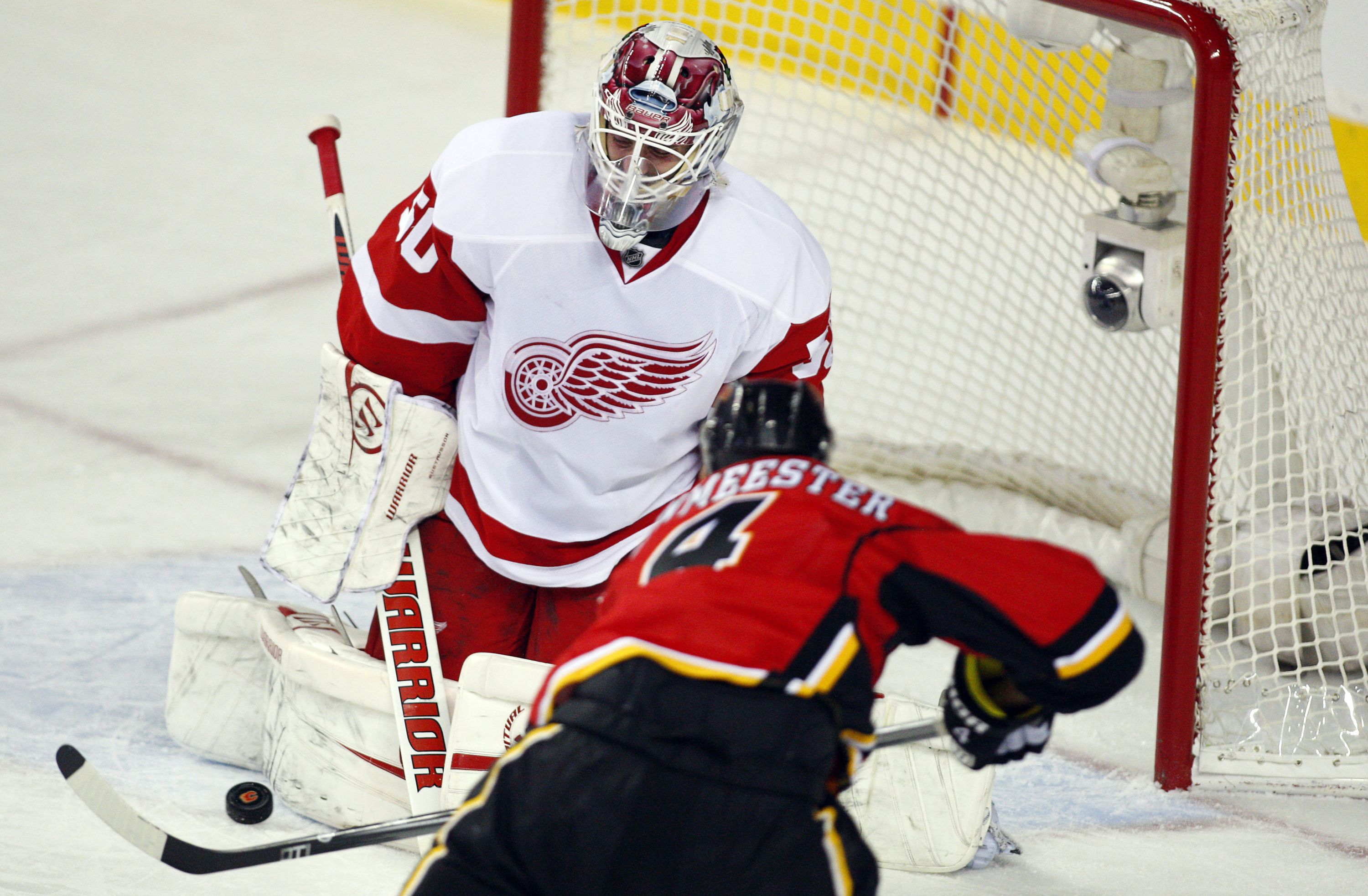 Illness takes out Detroit Red Wings; Jimmy Howard is latest victim