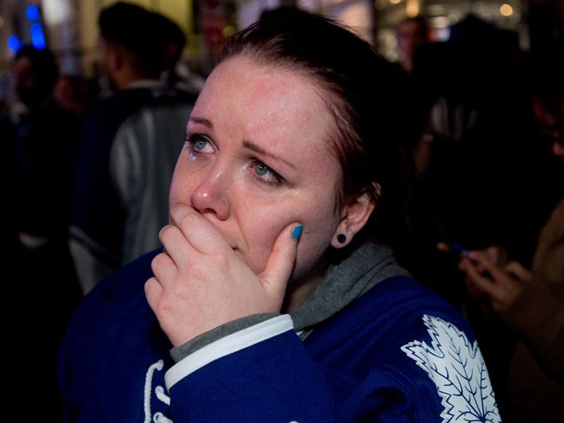 leafs-fan-crying.jpg