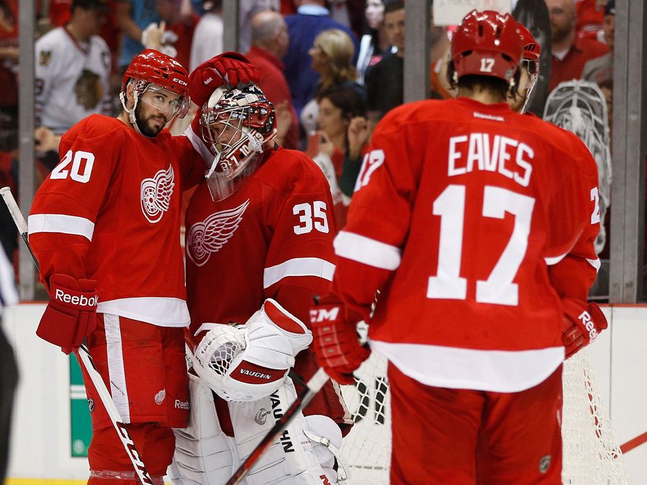 Detroit Red Wings scare, surprise at Halloween costume ball
