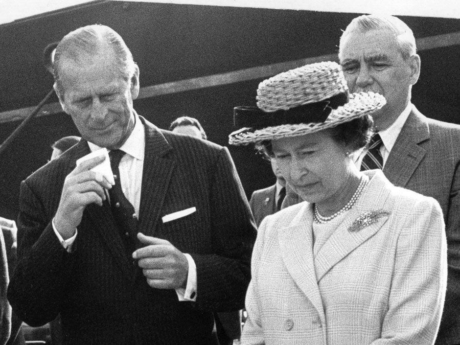 'solemn And Awful Duty': Secret Files Reveal Queen's World War Iii 