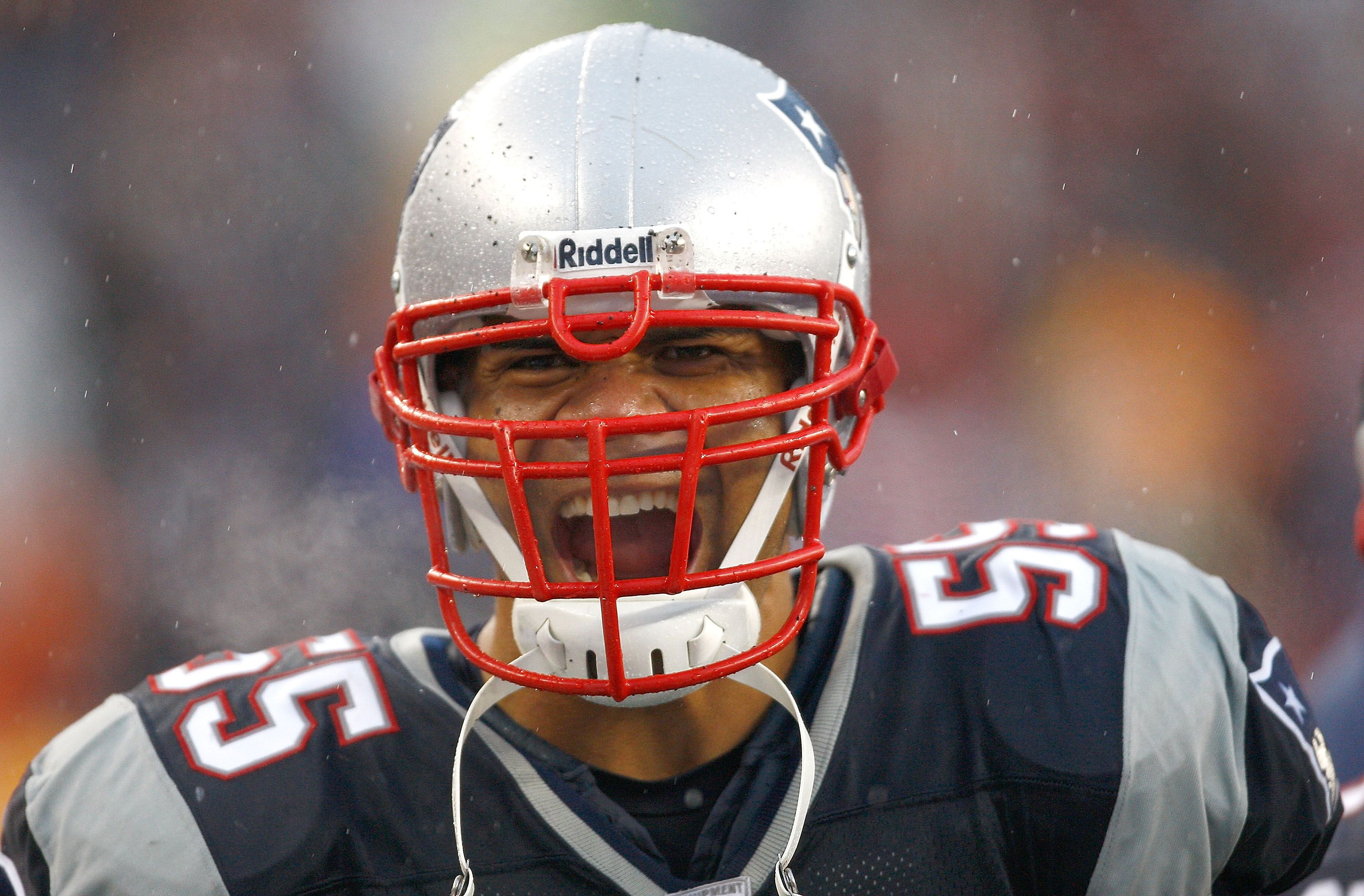 Junior Seau family settles concussion lawsuit against NFL