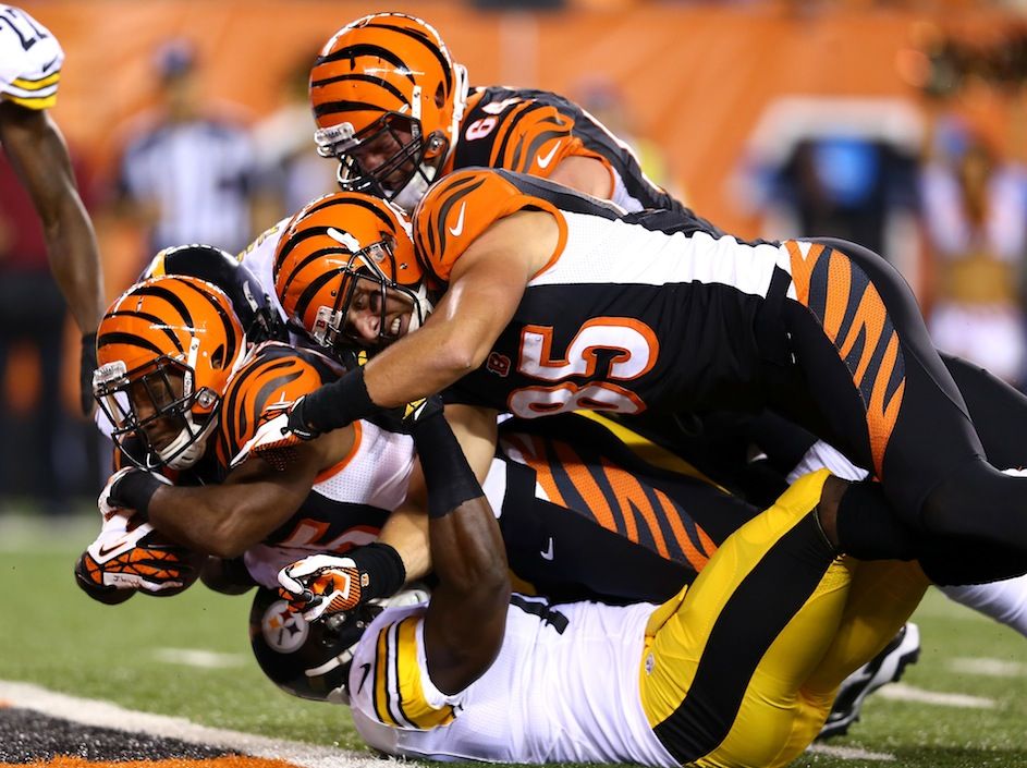 Rookie Bernard leads Bengals over Steelers 20-10