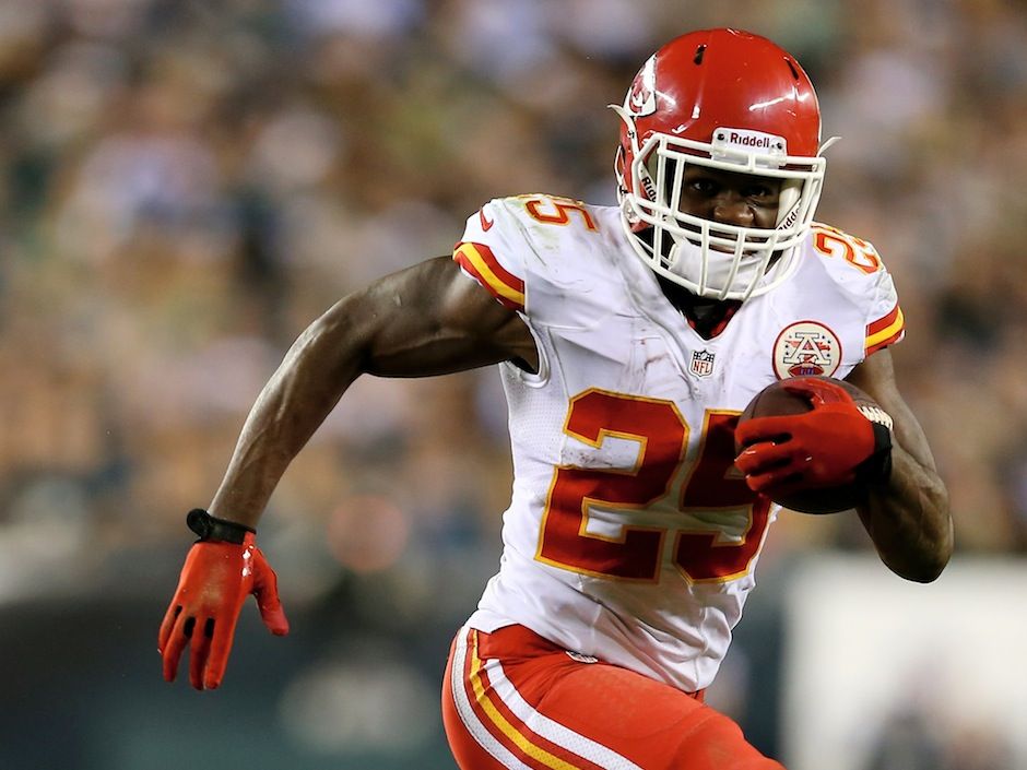 Kansas City running back Jamaal Charles injures foot in moving accident