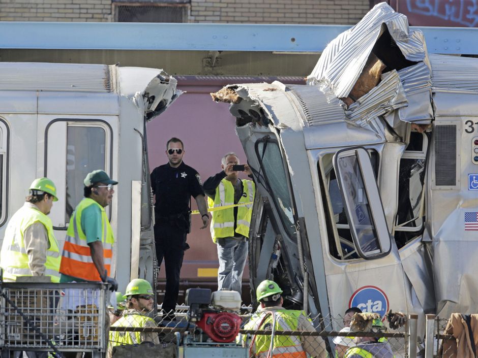 At Least 33 People Injured When Two Chicago Commuter Trains Crash ...