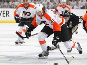Claude Giroux, Philadelphia's captain, took a routine swing when his club shattered in his grip and he suffered damage to tendons in his right index finger. The Flyers captain needed surgery, a splint and some time off. Up to six weeks because of the mishap.