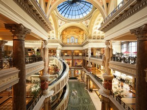 File:Caesars Palace shopping center Interior 2013.jpg - Wikipedia