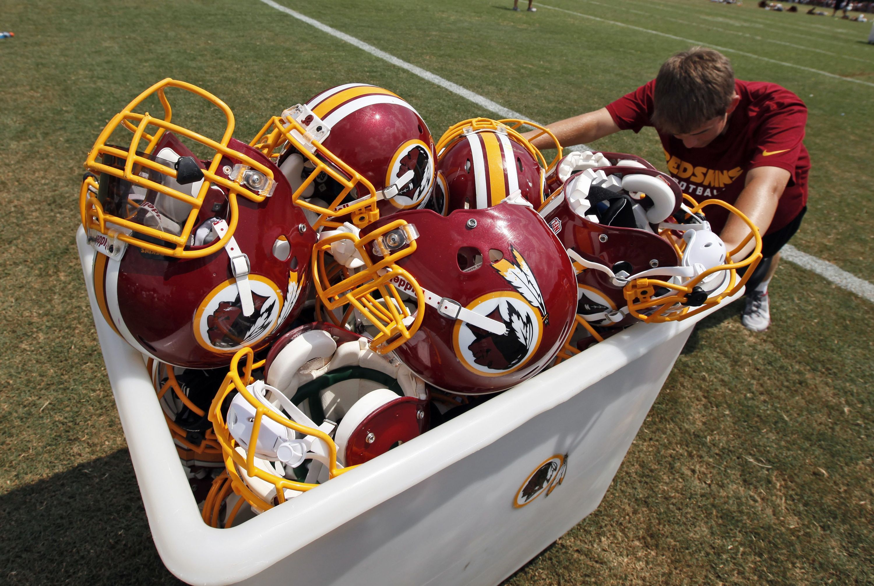 50 Years Ago, Redskins Were Last N.F.L. Team to Integrate - The