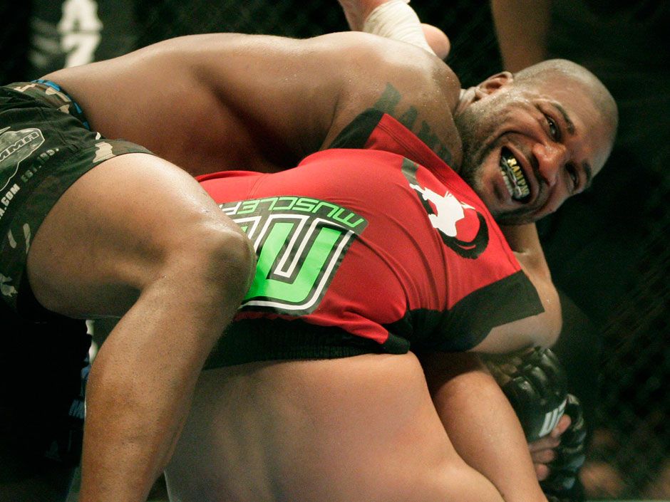 How Much Are UFC Fighters Paid to Get Punched In the Face? - The Manual