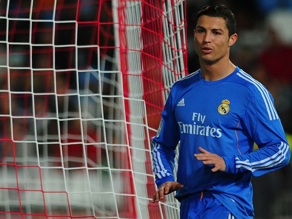 Cristiano Ronaldo scores early, leaves with hamstring injury in