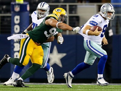 Dez Bryant stumbles upon cleats from infamous Packers game