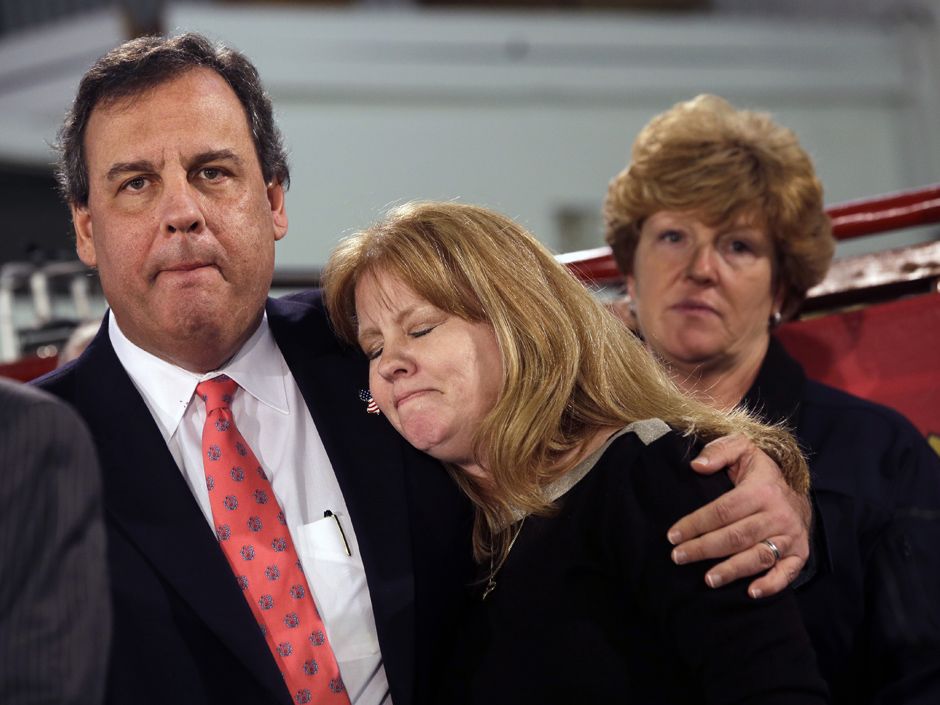 Christie, silent in New Jersey, calls in to N.Y. sports radio to