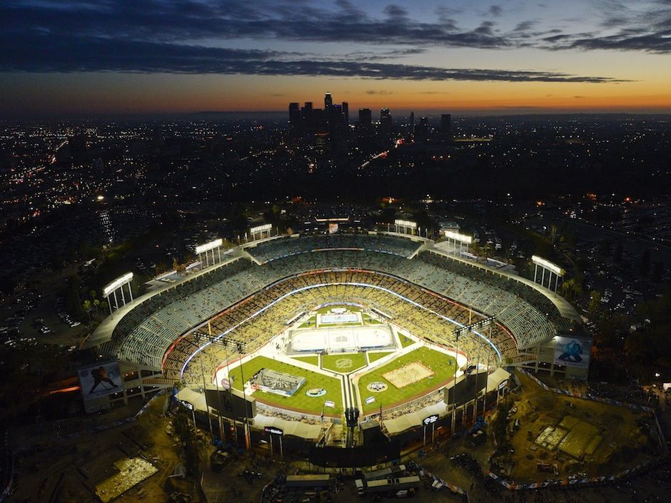 Photos: Ducks Beat Kings In Outdoor Game At Dodger Stadium In Los ...