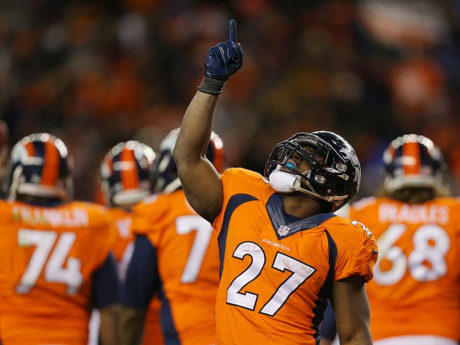 Manning, Broncos beat Chargers 24-17