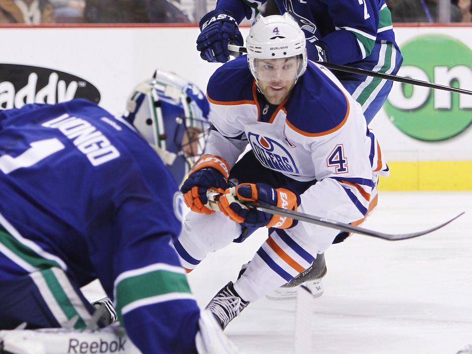 Oilers beat Canucks in Ryan Smyth's final game