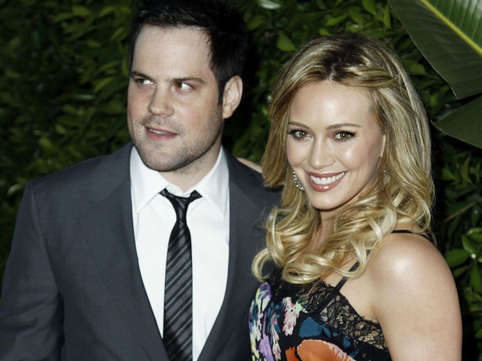 Hilary Duff And Mike Comrie Split We Re Getting Through It Together Duff Says Of Separation