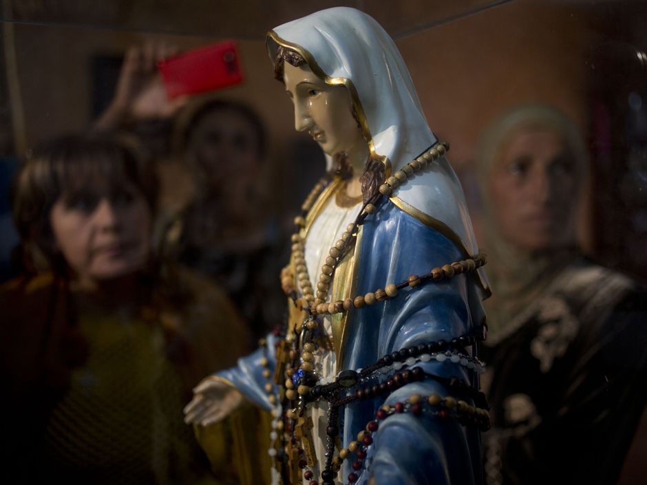 Hundreds flock to see ‘weeping’ Virgin Mary statue after Israeli family