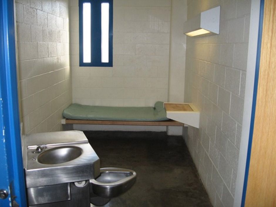 Helen Vera: Keeping prisoners in solitary confinement isn't just cruel ...