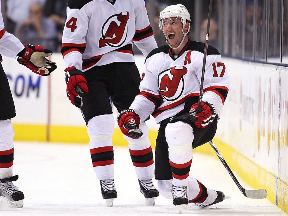 NHL roundup: Gillies earns first win for Devils