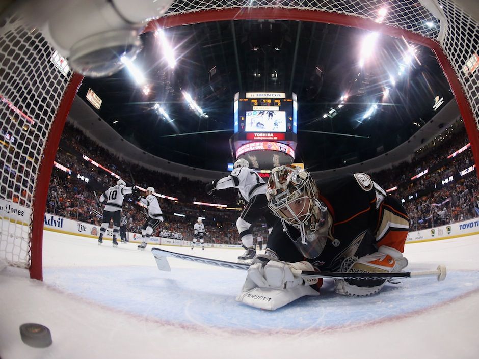 2014 Stadium Series Los Angeles: LA Kings, Anaheim Ducks Test Ice