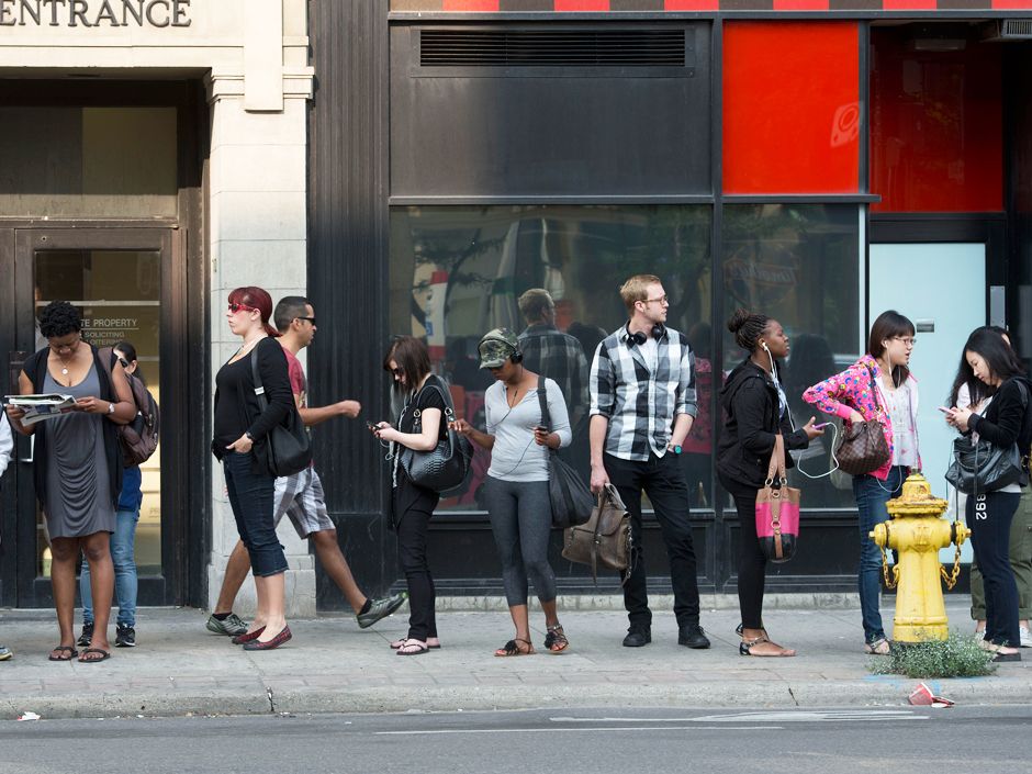 Everyone line up: Canada's tradition of orderly queuing ‘foreign and ...