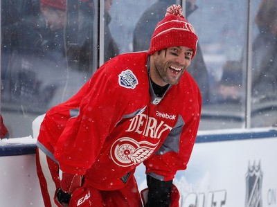 Ex-NHL star Todd Bertuzzi apologizes to media years after sucker