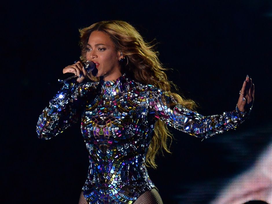 Watch Beyonce's showstopping 16-minute VMAs performance in full ...
