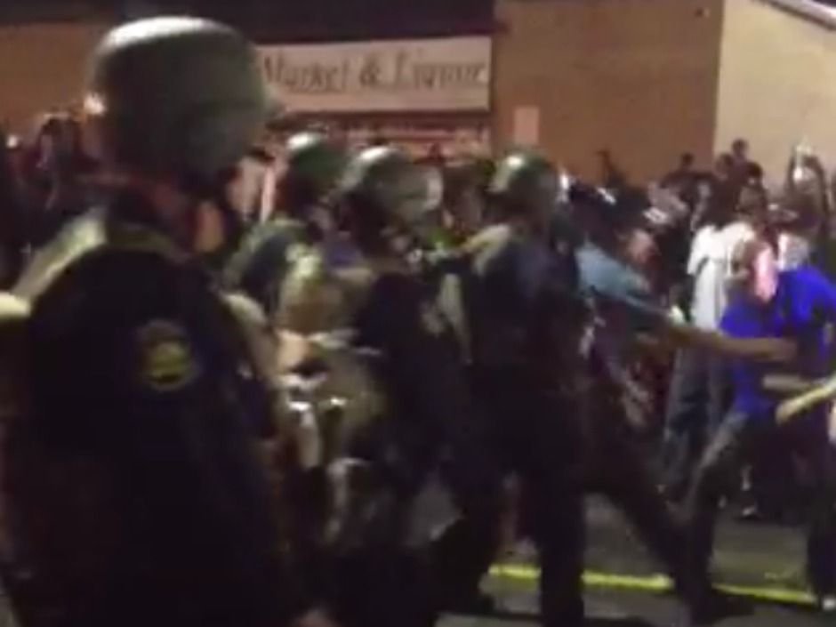 Ferguson protest ends in mayhem as SWAT teams charge into crowds of ...