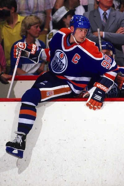 Video: In Saskatoon last year, Wayne Gretzky on Gordie Howe