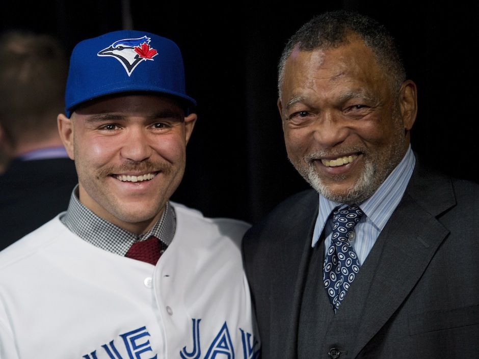 Russell Martin's dad plays 'O Canada' on the sax
