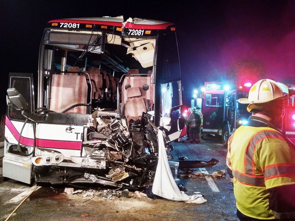 Adirondack TrailwaysPine Hill tour bus crashes on Interstate 81 near