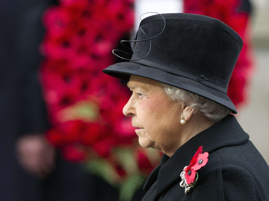 Queen Defies Islamist Terror Threat As She Leads Remembrance Sunday ...