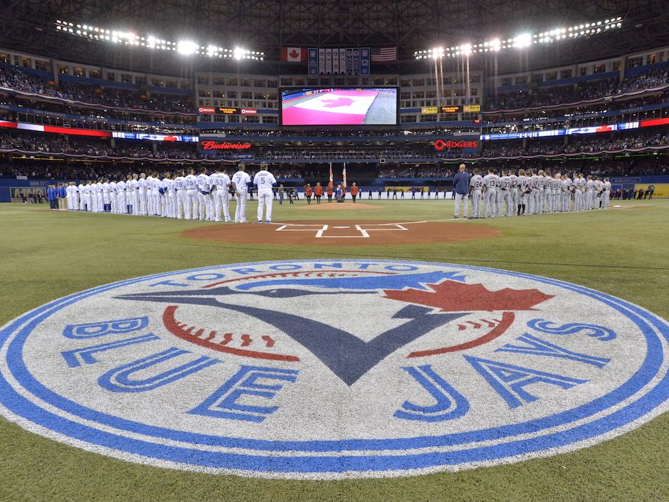 Blue Jays crack open Rogers Centre roof for first time this season