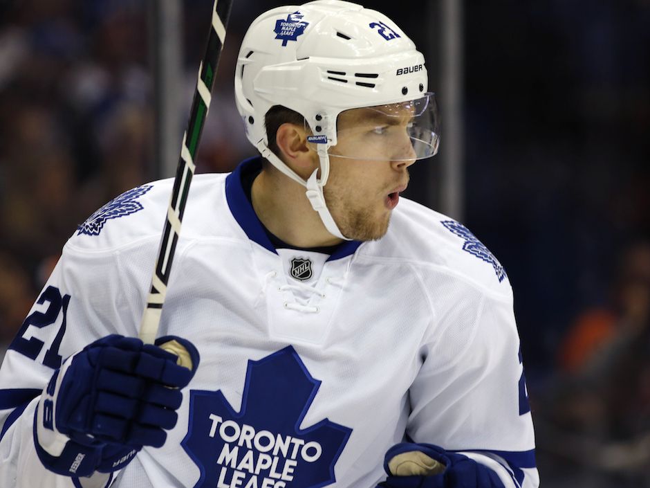 Toronto Maple Leafs: The James van Riemsdyk conundrum
