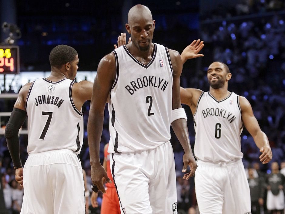 History Vault  Kevin Garnett's 1st Game After Being Traded Back To