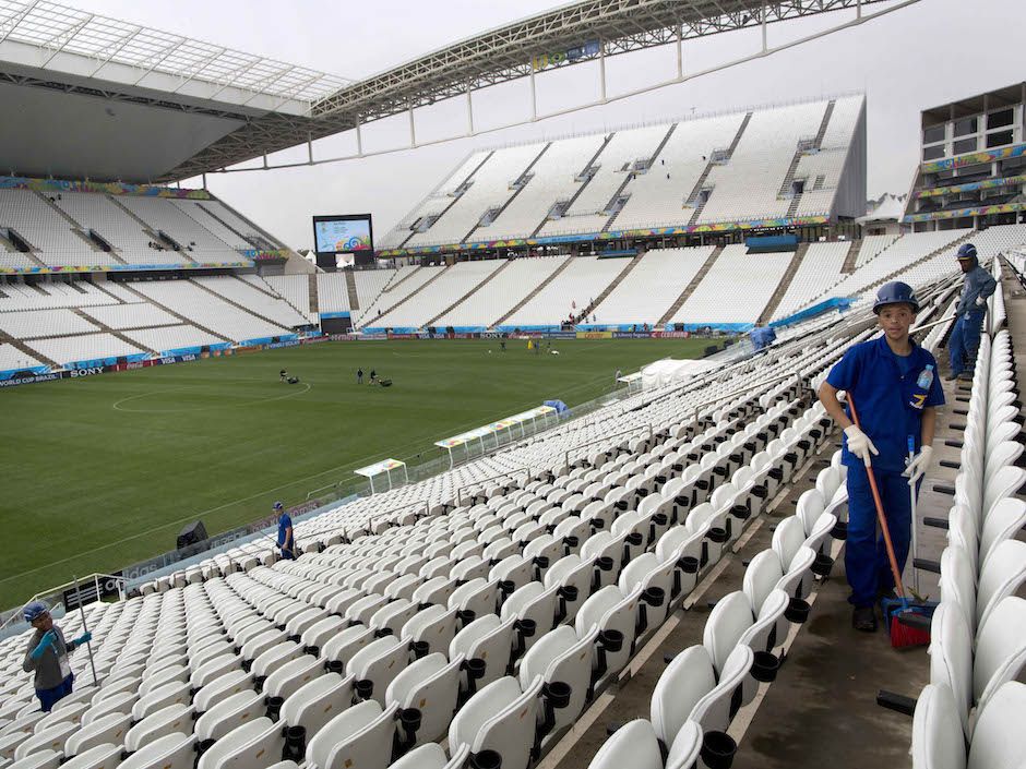 Fans detail string of problems as Manaus World Cup stadium opens