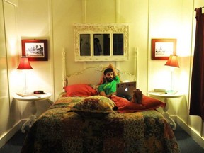 on-laptop-in-bed