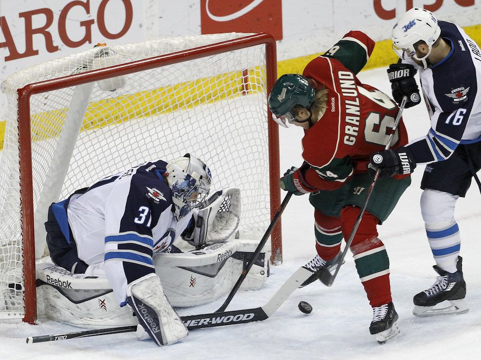 Winnipeg Jets beat Minnesota Wild for franchise's first playoff win